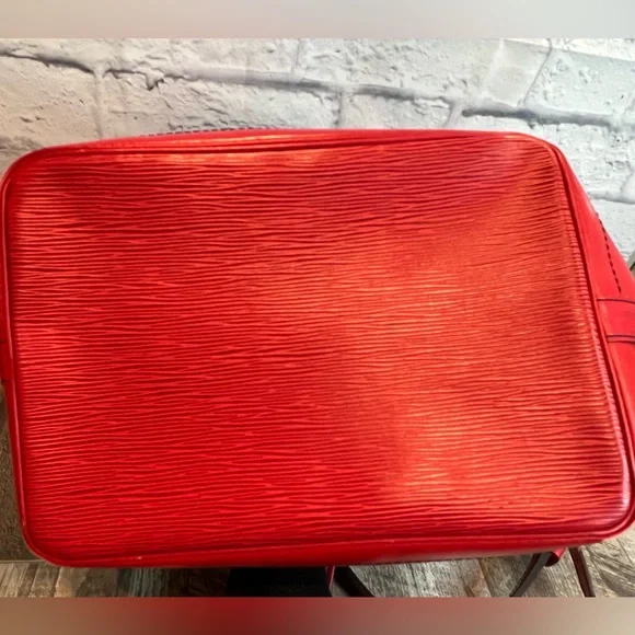 SOLD LOUIS VUITTON Noe Black Epi Leather Shoulder Bag Tote - Picture 9 of 13